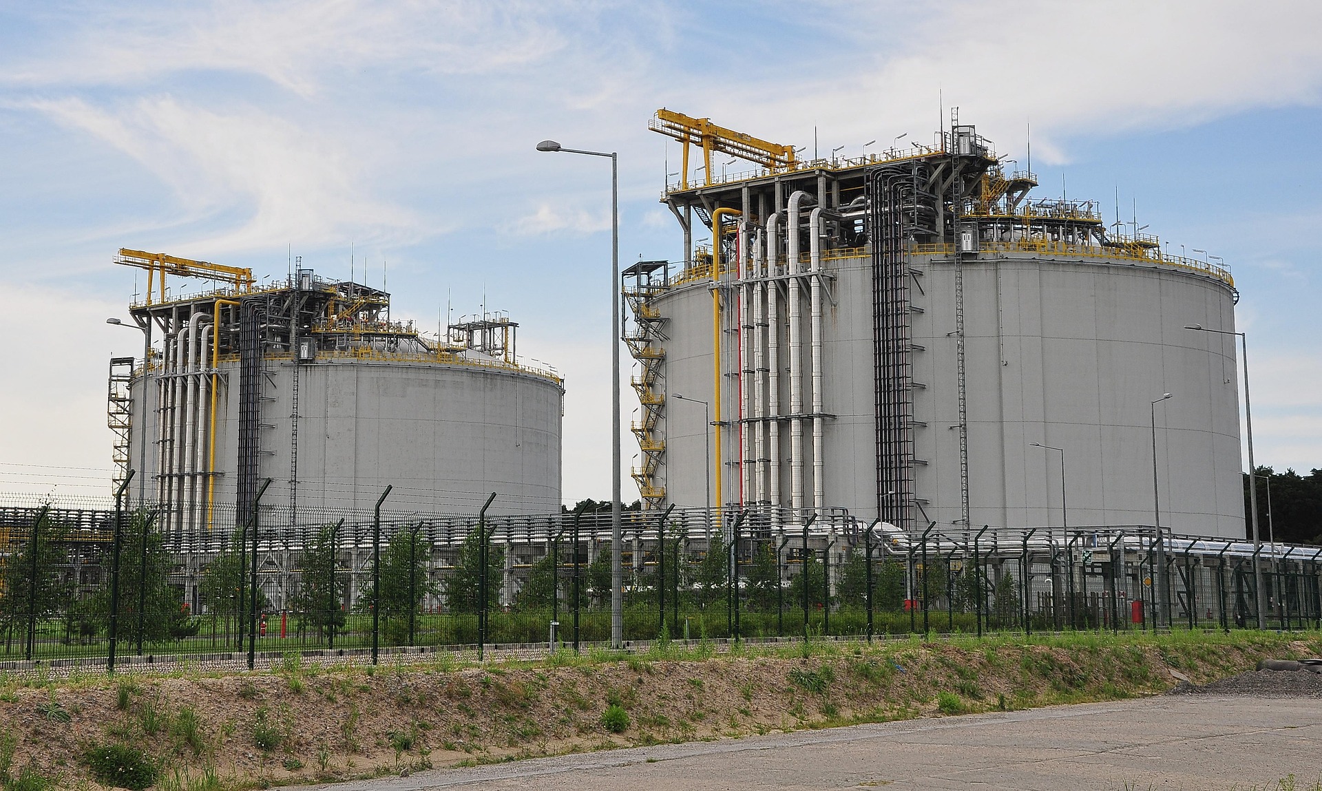 Natural gas plant