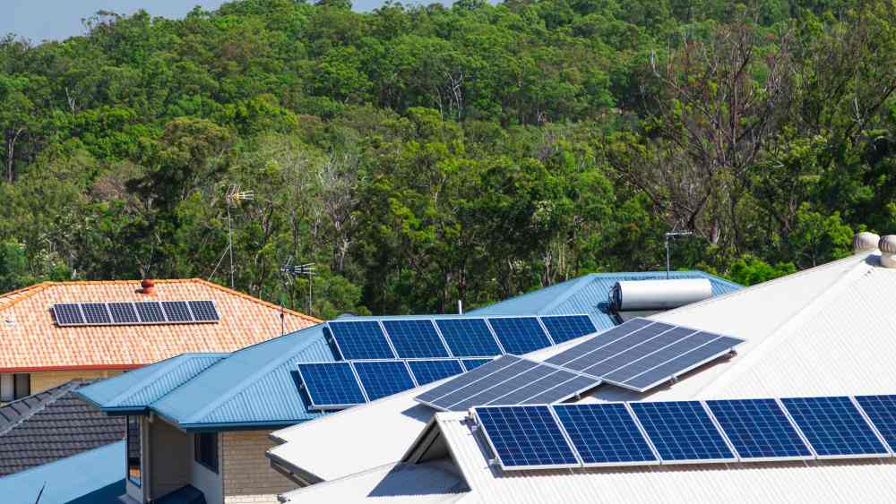 Why investors are backing distributed energy and BESS 